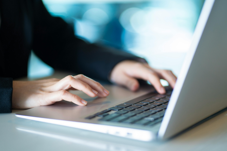 Best E-Invoicing Software for Multi-Country Compliance: 10 Features to Compare