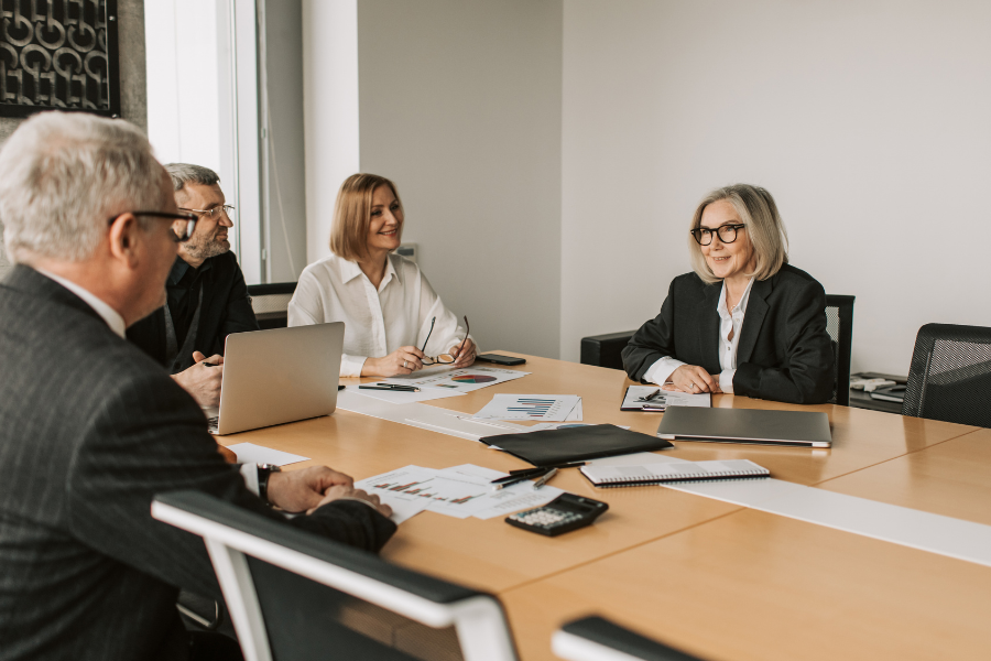 business team discussing xero alternatives